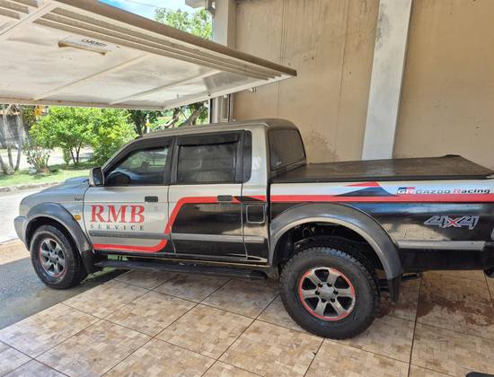 MITSUBISHI L200 OUTDOOR 2.5 GLS 4X4 CD 8V TURBO INTERCOOLER DIESEL 4P MANUAL